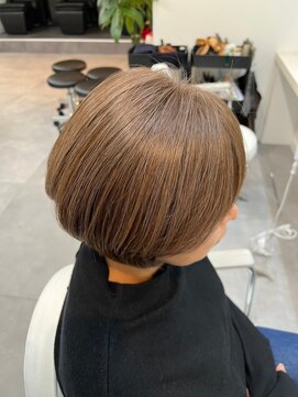 アルトル 池袋(altru) 白髪ぼかしホワイトブラウンチェリーブラウンミニウルフ 元重