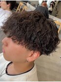 渋谷波巻きスパイラルパーマメンズマッシュウルフカットツイスパ