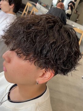 フィフス トウキョウ (fifth TOKYO) 渋谷波巻きスパイラルパーマメンズマッシュウルフカットツイスパ