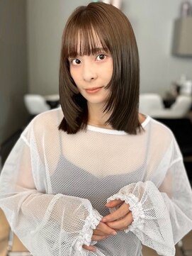 トリッカ 銀座(tricca) ミディアムレイヤー/顔まわりレイヤー/レイヤーカット/ブラウン