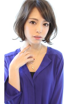 レウナ 外苑前(Reuna) 大人可愛くニュアンスボブひし形シルエット