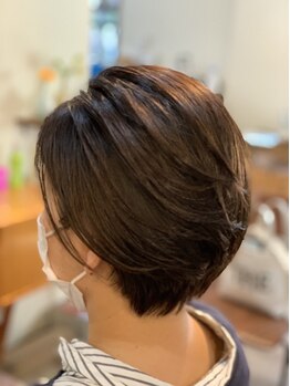 ハウスアンドヘアーワークス(House&Hair works)の写真/白髪が気になるけど…暗く染まるのはイヤ。オシャレさを大切にしたい。しっかり色味を入れたいという方に◎