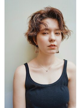 ナンバー デセオ 吉祥寺(N° deseo) 大人可愛い20代30代40代小顔ワンサイドショートボブ丸み前下がり