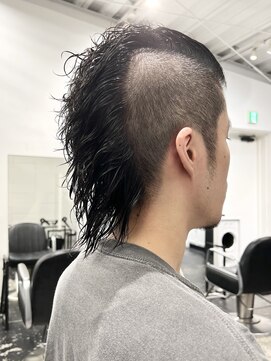 ココ 本八幡(KOKO) 波巻きツイストスパイラルフェザーパーマ刈り上げセンターパート