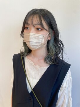 エッセ 大阪梅田茶屋町店(esse) お洒落グリーンインナーカラー