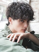 カライングドゥ(ing deux)&nbsp;スーツ短髪ツーブロック束感モテる黒髪シークレットパーマ流行