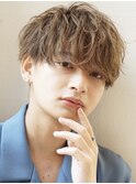 束感ツーブロックゆるふわパーマメンズマッシュ