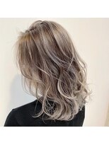 カルラ(Karra)&nbsp;アッシュブラウンハイライト