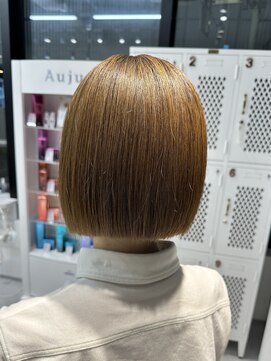 ネイロ 日本橋(NeiRo) 小顔ボブカラー大人ショートボブひし形ショートカット