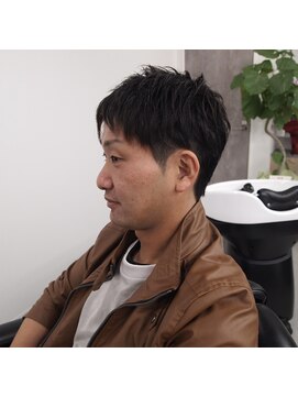 レイ(Ray) ハードな印象にならない絶妙なビジネスヘア【メンズカット】