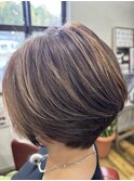 髪質改善前下がりひし形ショート大人脱白髪染めハイライト