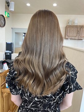 ミラシィ 成田(Mirashy) ハイライトカラーミルクティーベージュレイヤーカット