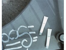 【edol（エドル）】にごりのない透明感で、髪色に軽さと抜け感を。