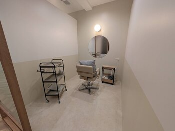 ブローノ(Blono)の写真/美容室でのプライベートな時間を半個室の空間で周りを気にせずリラックスして過ごせます♪
