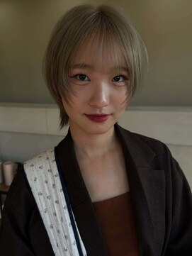 ヴィヴェンテ(VIVENTE.) highblond wolf (黒染め履歴)