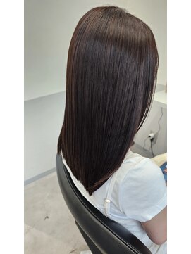 トッカ 茨木(tocca) 【tocca茨木　篠原】ピンピンにならない柔らかく自然な縮毛矯正