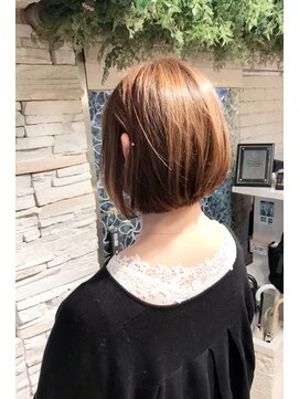 ミッシェル アフロート(michelle afloat) 小顔ひし形重めボブ新宿20代30代40代50代ラウンドCカーブカット