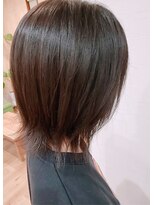 フィカス(Ficus)&nbsp;ウルフなフワッと軽いボブスタイル