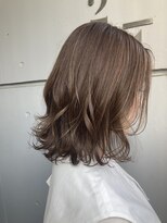 モノリス(monolith) 抜け感ミディアムボブ