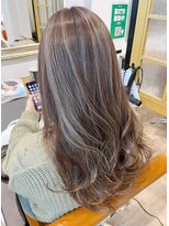 シャメル(Chamel)&nbsp;ハイライト巻き髪ロング◇20代30代40代50代ヘアスタイル