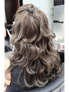 ヘアースタジオ ジェイワン(hair studio J ONE) 20代30代40代50代60代グレージュ ブリーチオン脱白髪染め