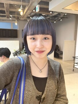 ディッセンバー 神宮前(December) purple blue / 切りっぱなしボブ / ワイドバング