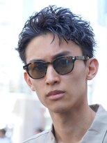 ツーブロック前下がりセンターパート緩め毛流れシャドウパーマ