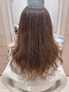 コーエン(cowen) フェミニンロングゆるふわカール美髪イメチェン暗めカラー40代