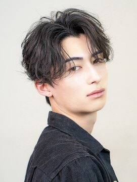 オーシャントーキョーオーバー 渋谷(OCEAN TOKYO OVER) 波巻きツイストスパイラルセンターパートサーフカール刈り上げ