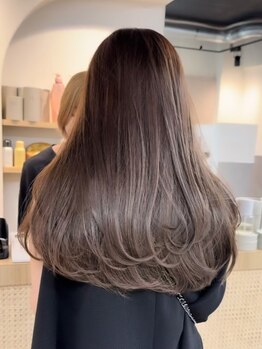 カラ フクオカ(Cara FUKUOKA)の写真/あなただけのトリートメントをオーダーメイド!毛先まで潤う艶と柔らかさを実感!思わず触りたくなる美髪に♪