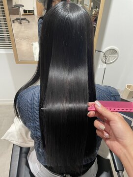 シキ 戸塚(Shiki.) 黒髪/クラゲヘアー/オリーブグレー/小顔/ココアベージュ/戸塚