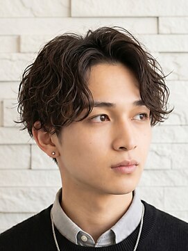 ルシード スタイル リコット(Lucido Style Ricotto) ツイストスパイラルパーマセンターパート清潔もてるメンズパーマ