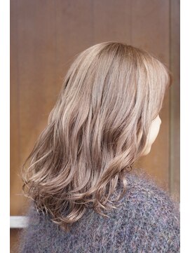 ハンズエミュ(hands emu) ミルクティーブロンド