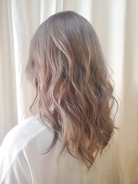 サーティーン(THIRTEEN) HUEglossでダメージレス柔らかハイトーンバイオレットアッシュ☆