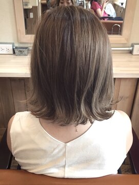 ライツ 富士店(ReiZ) 【ReiZ富士】切りっぱなしボブ×ハイライト×イルミナカラー♪