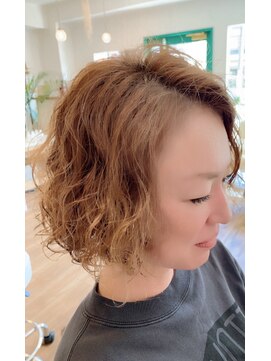 クーラクール(coeur a coeur.) 無造作に攻めたウェーブでクールビューティ！