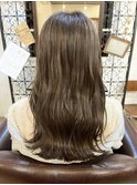 《くすみベージュ》
