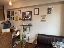 スタンド(STAND)の雰囲気（貸切ですが、家族やお友達とご来店の際はゆっくり過ごせる待合。）