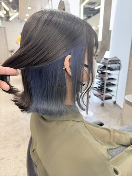 ジーナ 池袋(Zina) #グレーブラックとインディゴブルーのインナーカラー