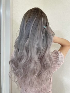 アフィナー(Afinar) 【横浜駅/横浜西口】ホワイトシルバー