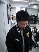 イントロバイフィーネ 渋谷(INTRO . by Fi-Ne)&nbsp;バーバーナチュラルクロップアイロンパーマ/渋谷/代々木