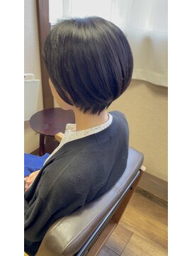 黒髪ショートボブ大人可愛い立体感似合わせカット20代30代40代