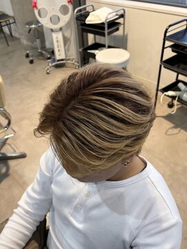 アウラ(AURA) 欧風メンズバレイヤージュセンターパートウルフ