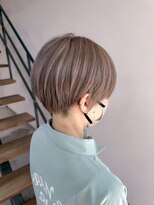 カフネ(cafne)&nbsp;刈り上げマッシュショート×ミルクティー