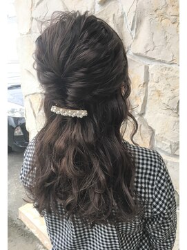 ヘアメイク ヴァロ(Hair Make VaLo) ハーフアップアレンジ＋お呼ばれアレンジ