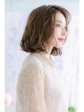 ヘアアンドビューティー ミック(Hair & Beauty miq) ラフウェーブで…フェミニンミディa