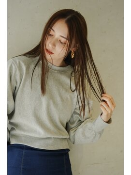 イコ(iko) ブラウン。ロング。ストレート。