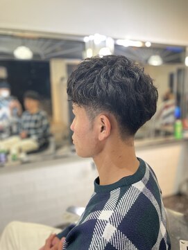 メリケンバーバーショップ フクオカ(MERICAN BARBERSHOP FUK) かき上げヘアショートレイアーくせ毛風パーマコンマヘアS106