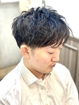 ミリオンバックス 上野(Million Bucks) スパイラルパーマ1ケ月後のメンテナンスカット<理容室>