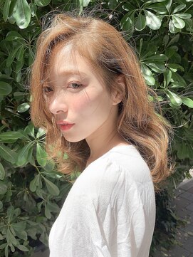 エイチバイシオミエイチ 神戸三宮(H by shiomi H) ゆるふわ巻きセミロング×ミルクティーベージュ/こなれヘア